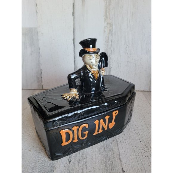 Yankee Candle 2014 covered coffin dig in candy dish - Picture 2 of 10